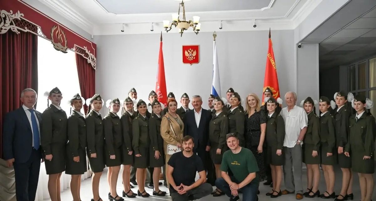 Артисты «Волгоградской вертикали» вернулись в театр и школу, связанные с началом их пути