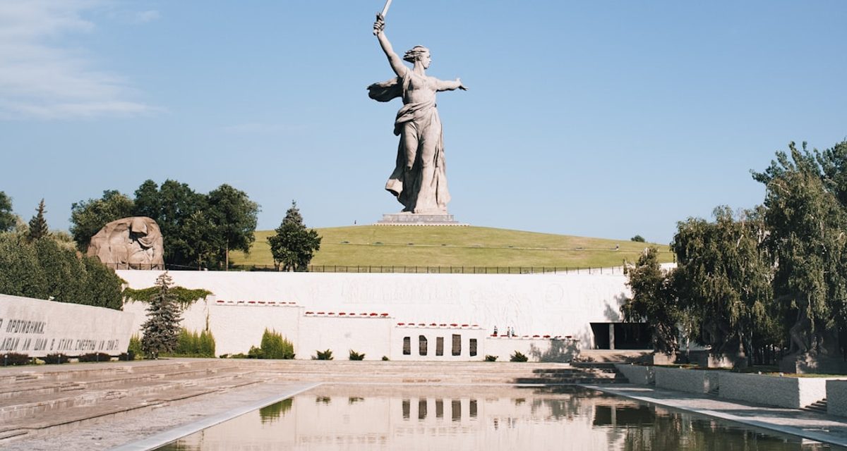 В Волгограде на месте лагеря «Дулаг 205» подняли останки 14 человек
